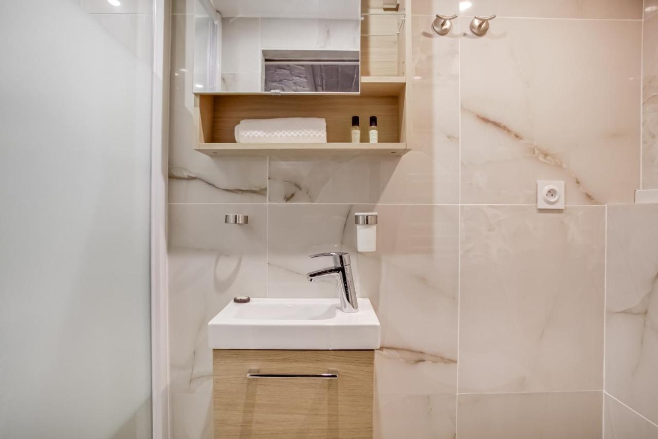 Flat For 4 Located In The Heart Of Paris Exterior photo